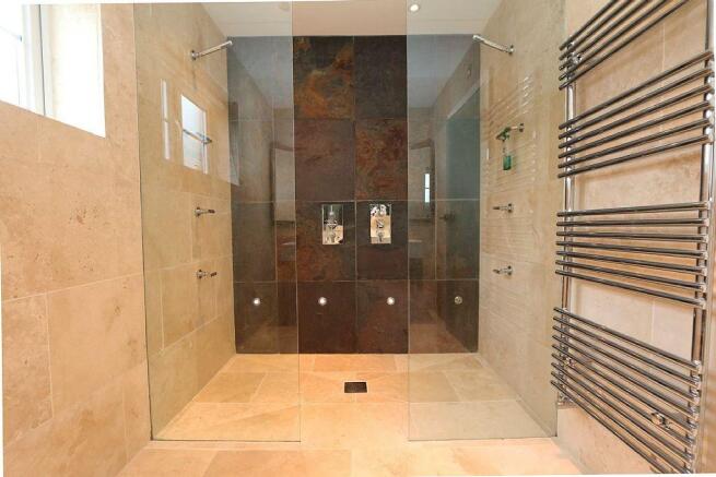 Master Bedroom En-suite Shower Room