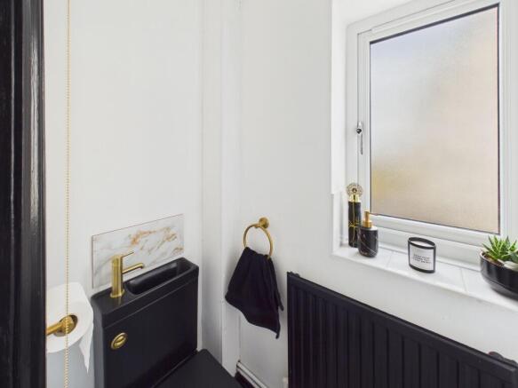 3 bed Semi-Detached for sale Image 7
