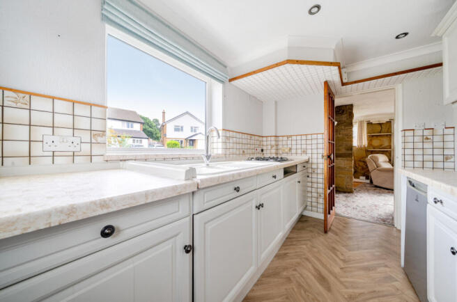 3 bed Semi-Detached for sale Image 6