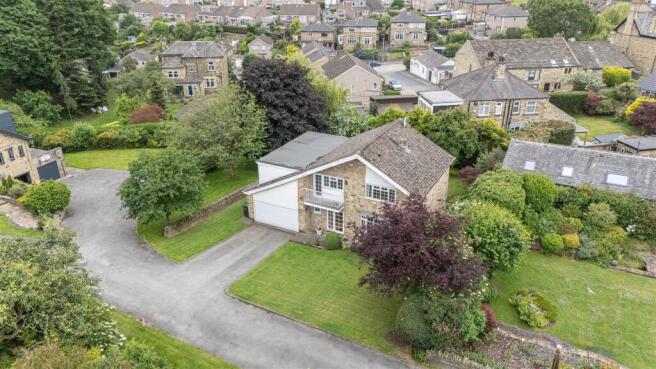 5 bed Detached for sale Image 6