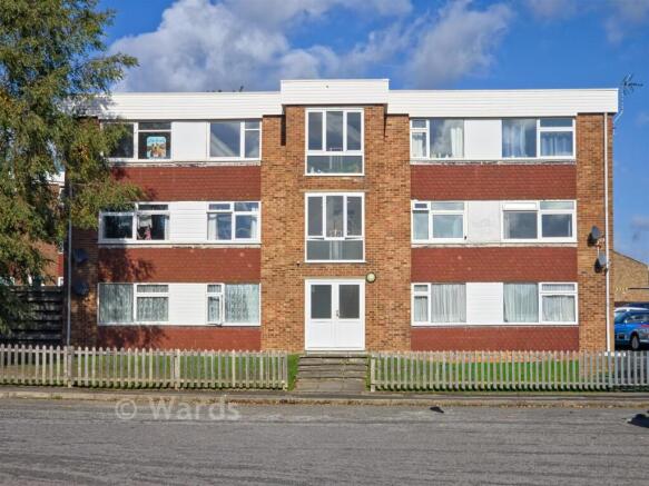 2-bed flat on Roman Road, Snodland, Kent, £100,000