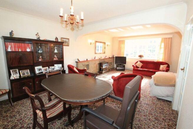 Lounge/Dining ...
