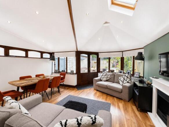 Conservatory / Dining