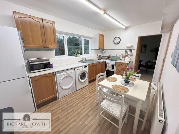 Brookfield Avenue, Poynton photo 4