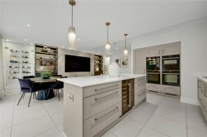 159c, Queens Road, Weybridge KT13 0AD