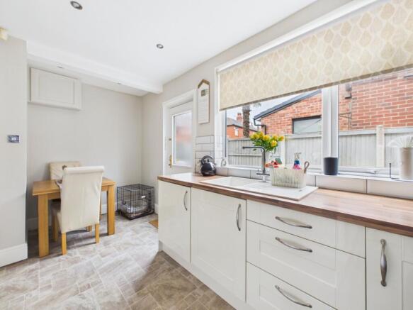 2 bed Semi-Detached for sale Image 9