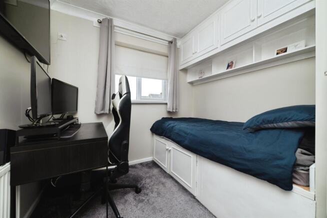 3 bed Terraced for sale Image 12