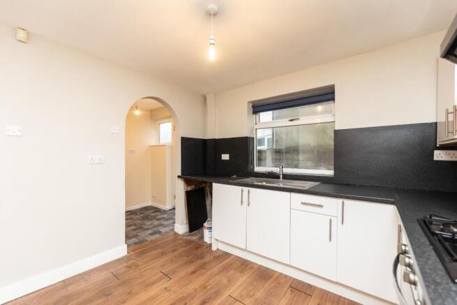 3 bed Semi-Detached for sale Image 8