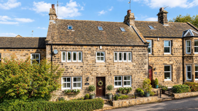5 bed Farm House for sale in adel