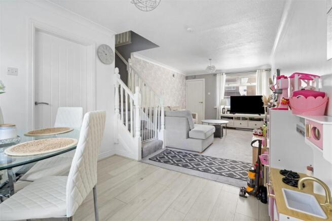 3 bed Semi-Detached for sale Image 7