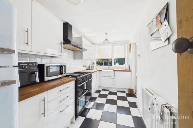 3 bed Semi-Detached for sale Image 10