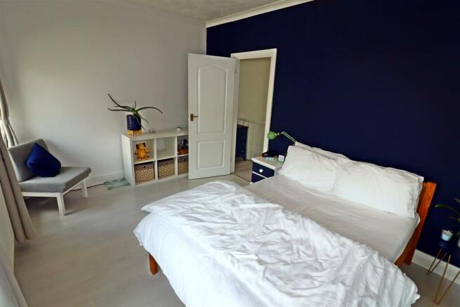 Bedroom 1  3.JPG