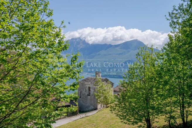 the lake como villa- Chiesa brenzio