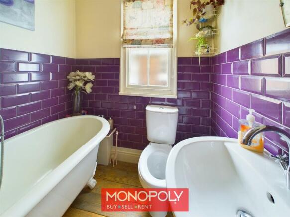 Family Bathroom 1st Floor