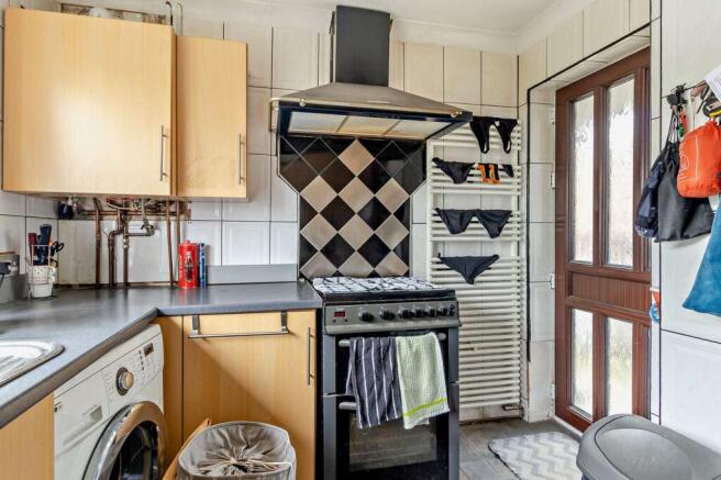 3 bed Semi-Detached for sale Image 6
