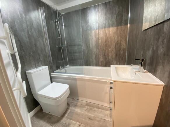 1 bed Apartment to rent Image 6