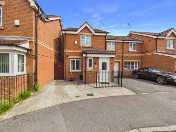 3 bed Semi-Detached for sale in hull
