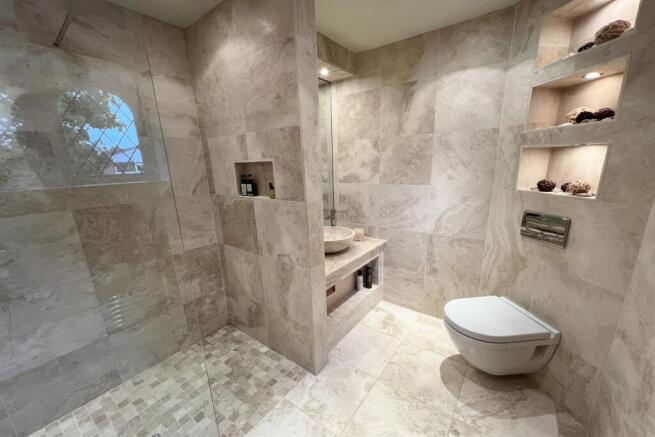 Ensuite