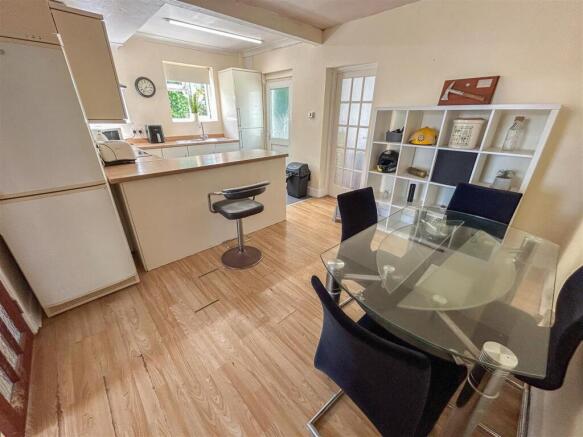 KITCHEN/DINER