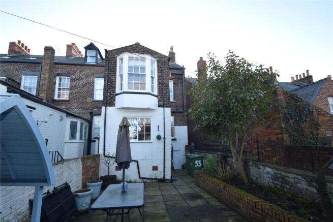 3 bed Terraced to rent Image 11