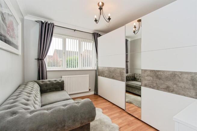 4 bed Detached for sale Image 11