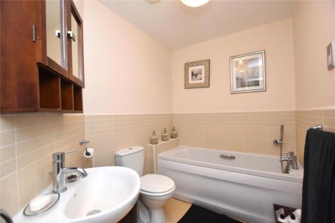 3 bed Semi-Detached for sale Image 7
