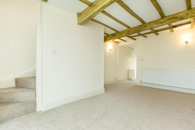 2 bed Terraced to rent Image 5