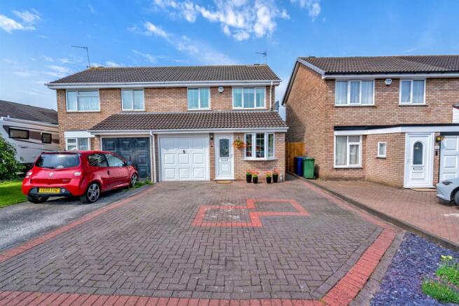 18, Badgers Way, Heath Hayes, Cannock, Staffordshi