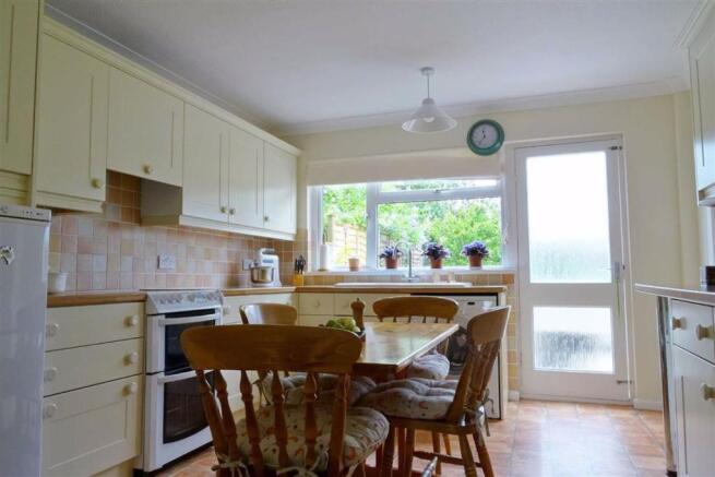 KITCHEN/BREAKFAST ROOM