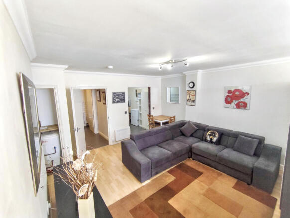 sum3948520260903130902_20260903-interior-8-riST...