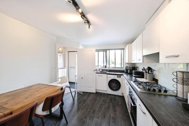 2 bed Terraced for sale Image 6