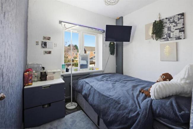 4 bed Semi-Detached for sale Image 6