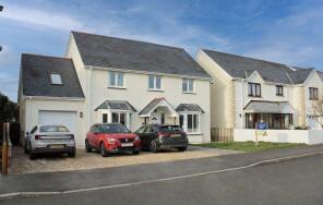 21, Bro'r Dderwen, Clynderwen SA66 7NR