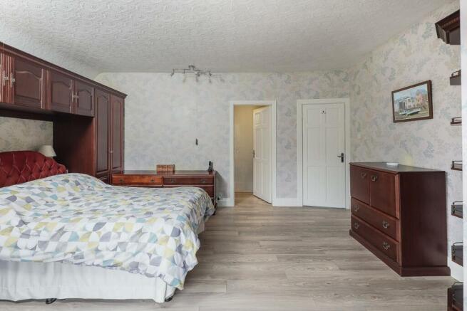 23 Monmouth bedroom 2.jpg