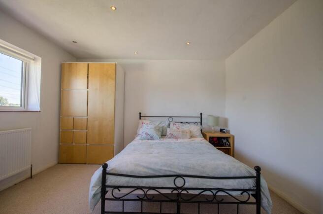 Bedroom 2 (Double)