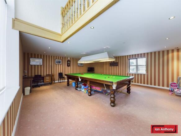GAMES ROOM