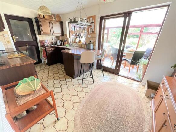BREAKFAST KITCHEN