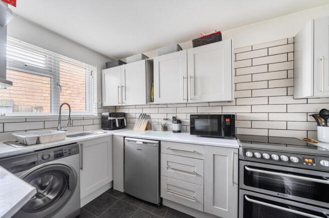 1408228-2-6986315...