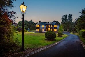 70 Oaklands, Jacksons Edge Road, Stockport SK12 2LN