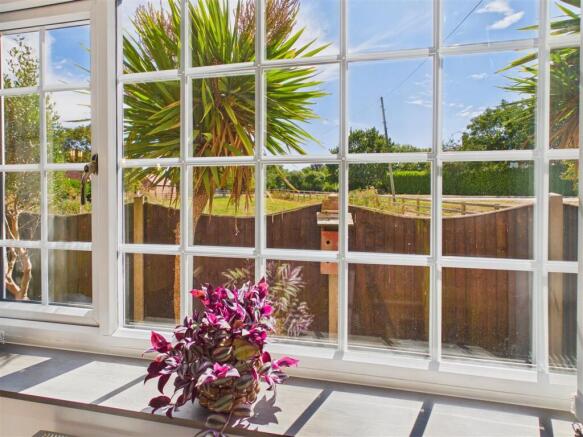 4 bed Detached for sale Image 10