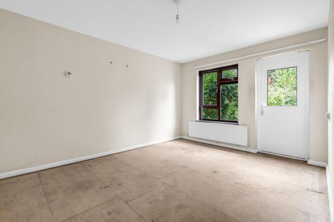 Beazley Close, Ware, SG12 photo 4