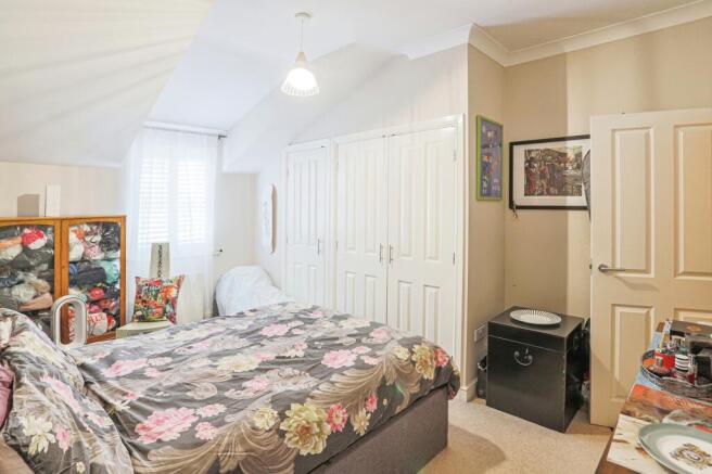 2 bed Apartment to rent Image 5