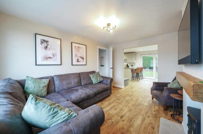 3 bed Semi-Detached for sale Image 8