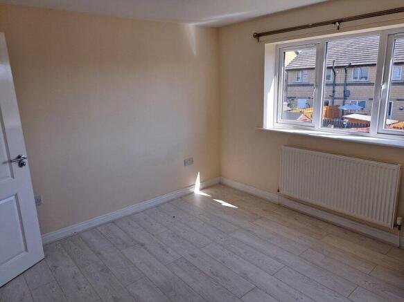 4 bed Detached to rent Image 12