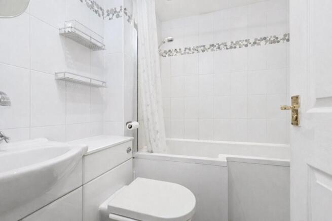 4 bed Semi-Detached for sale Image 12