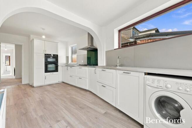 Thorndon Avenue, West Horndon, CM13 photo 4