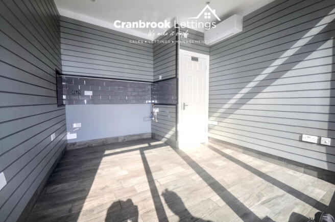 Commercial property to rent Ley Street, Ilford IG
