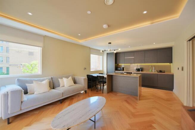 2 bed Apartment to rent Image 2
