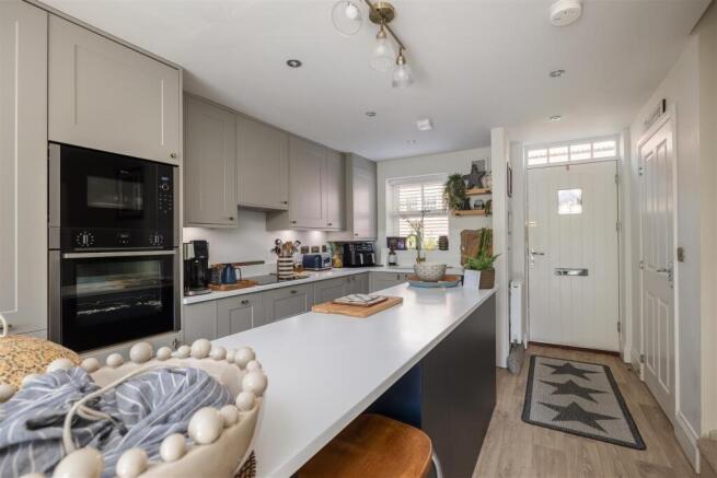Field View Close 7 Kitchen Living Room-3.jpg