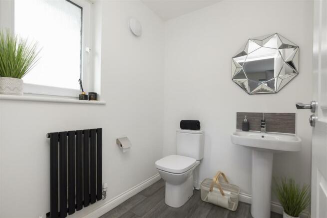 29 Russell Avenue_19.jpg